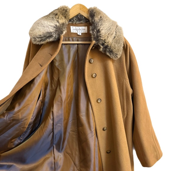 Jones New York Camel Wool Angora Coat w Removable Faux Fur Collar – Canada Made - Picture 7 of 14